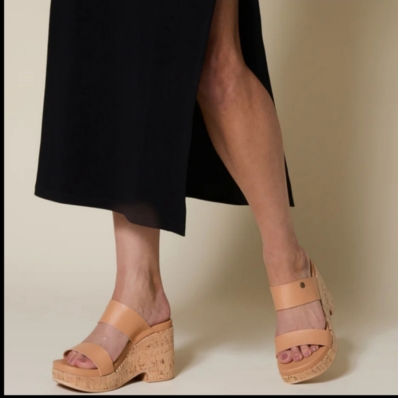 NEW! Reef Tan Wedge Sandals sz 8 - Picture 1 of 8